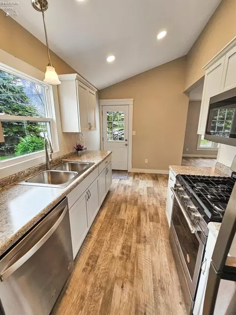 Kitchen - 112 Nelson St, Clyde, OH 43410 photo 3 of 8