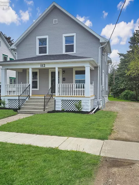 Exterior - 112 Nelson St, Clyde, OH 43410 photo 5 of 12
