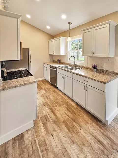 Kitchen - 112 Nelson St, Clyde, OH 43410 photo 1 of 8