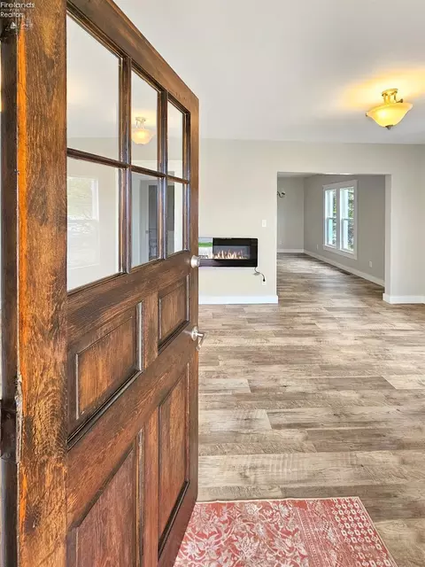 Entry Way - 112 Nelson St, Clyde, OH 43410 photo 1 of 8
