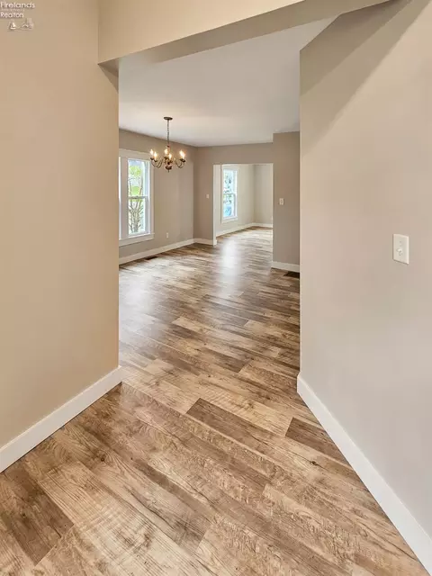 Entry Way - 112 Nelson St, Clyde, OH 43410 photo 5 of 8