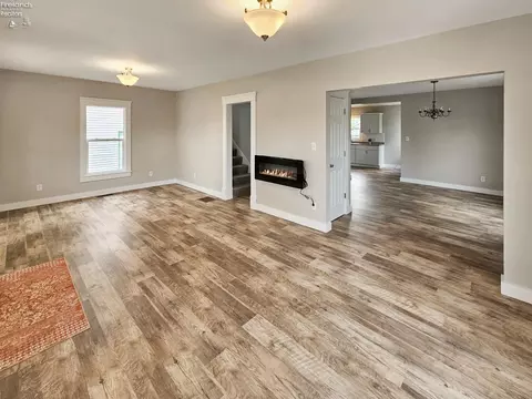 Living - 112 Nelson St, Clyde, OH 43410 photo 4 of 6