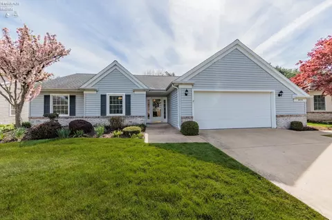 4409 Woodridge Dr, Sandusky, OH 44870