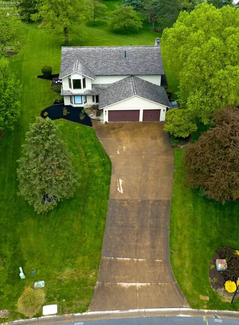 2305 Deerpath Dr, Sandusky, OH 44870 photo 4