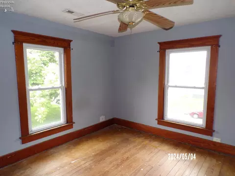 Bedroom - 417 High St, Bellevue, OH 44811 photo 2 of 4