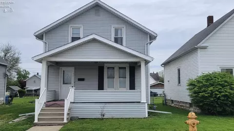 829 Wolf Ave, Fremont, OH 43420