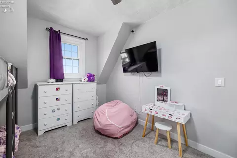 Bedroom - 7110 Darrow Rd, Huron, OH 44839 photo 3 of 5
