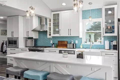 Kitchen - 7110 Darrow Rd, Huron, OH 44839 photo 3 of 3