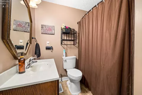Bath - 7110 Darrow Rd, Huron, OH 44839 photo 2 of 4