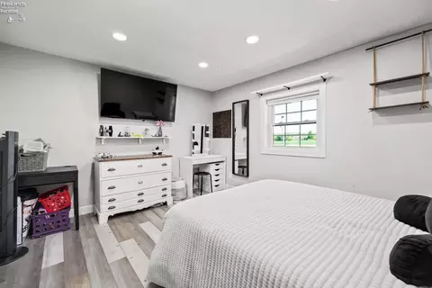Bedroom - 7110 Darrow Rd, Huron, OH 44839 photo 1 of 5