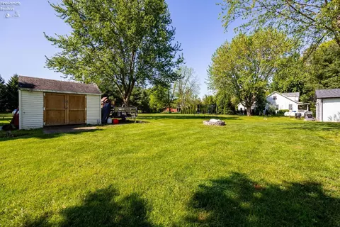 Exterior - 7110 Darrow Rd, Huron, OH 44839 photo 5 of 6
