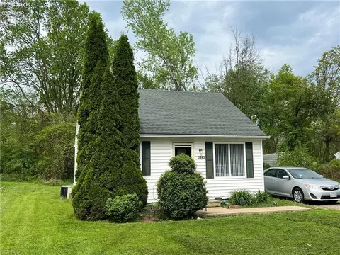 2862 Surf Rd, Lorain, OH 44053
