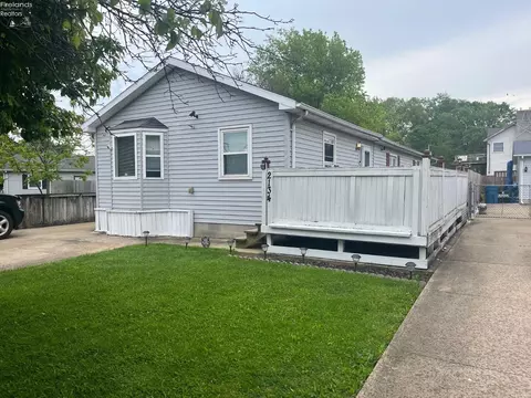 2134 Saint Clair St, Sandusky, OH 44870
