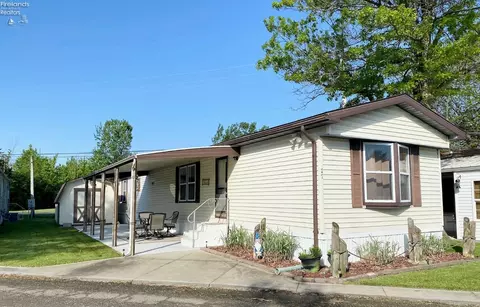 8175 N Shore Blvd #77, Marblehead, OH 43440