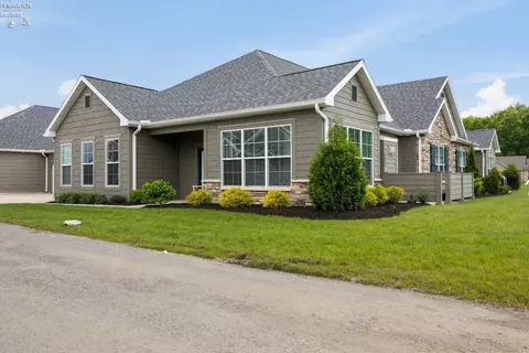 6012 Coventry Cir, Huron, OH 44839