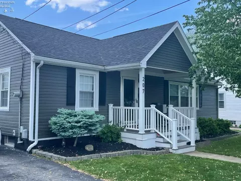207 Schiller Ave, Sandusky, OH 44870