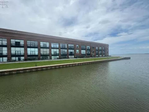 401 W Shoreline Dr #339, Sandusky, OH 44870