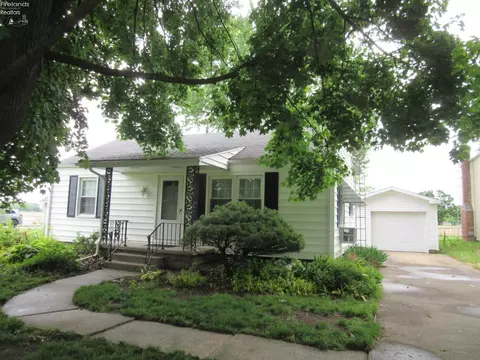 660 Rice St, Elmore, OH 43416