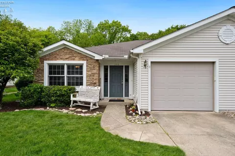 356 Lighthouse Oval, Marblehead, OH 43440 photo 2