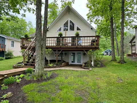 575 Lakeshore Dr, Willard, OH 44890