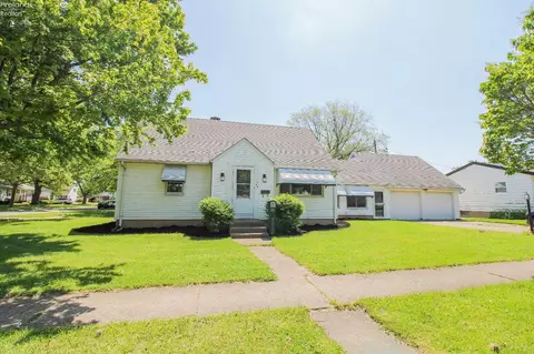 1404 W Larchmont Dr, Sandusky, OH 44870