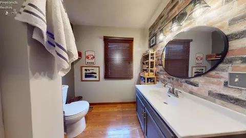 Bath - 708 Kennedy Dr, Willard, OH 44890 photo 4 of 6