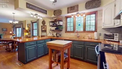Kitchen - 708 Kennedy Dr, Willard, OH 44890 photo 1 of 3