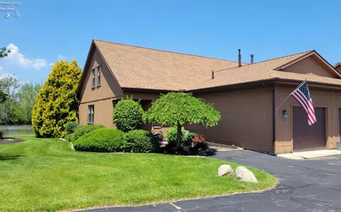 50 N Harbors End Dr, Port Clinton, OH 43452