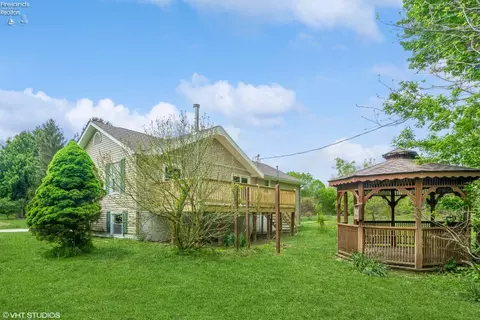 Exterior - 13805 Riley Rd, Milan, OH 44846 photo 2 of 4