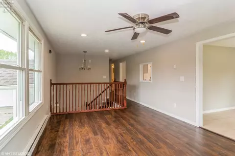 Living - 13805 Riley Rd, Milan, OH 44846 photo 2 of 3