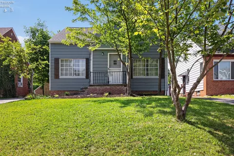 3214 Whitethorn Rd, Cleveland, OH 44118