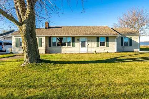 313 Cedar Point Rd, Sandusky, OH 44870