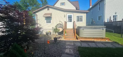 411 Maplewood St, Willard, OH 44890 photo 7