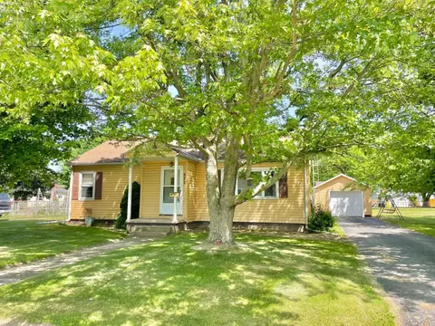 317 Buckingham Dr, Bellevue, OH 44811