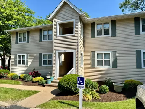 355 N Lake Pine Dr #E, Marblehead, OH 43440