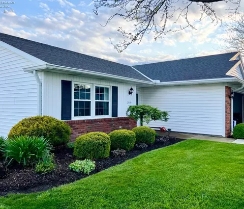 4618 Pinewood Dr #219, Sandusky, OH 44870