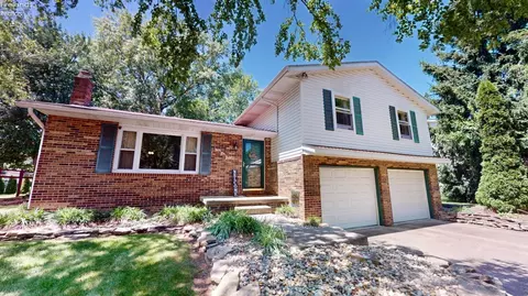 912 Tamarack Dr, Willard, OH 44890 photo 4