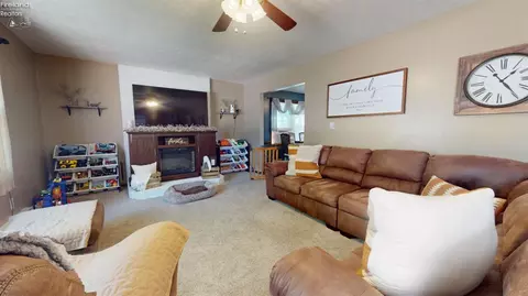 912 Tamarack Dr, Willard, OH 44890 photo 12