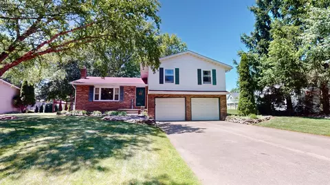 912 Tamarack Dr, Willard, OH 44890 photo 3