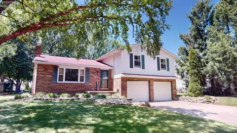 912 Tamarack Dr, Willard, OH 44890