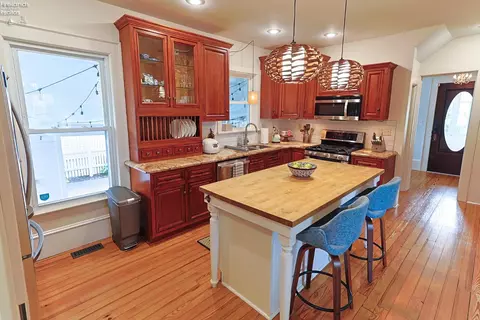Kitchen - 202 Center St, Huron, OH 44839 photo 1 of 4