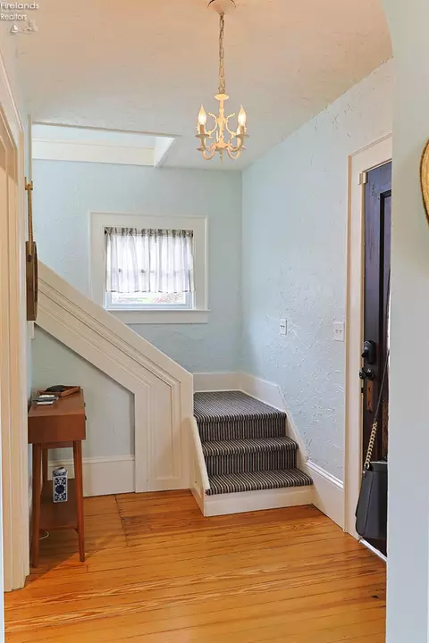 Entry Way - 202 Center St, Huron, OH 44839 photo 2 of 8