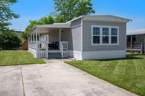 180 S Rathbun Dr, Marblehead, OH 43440
