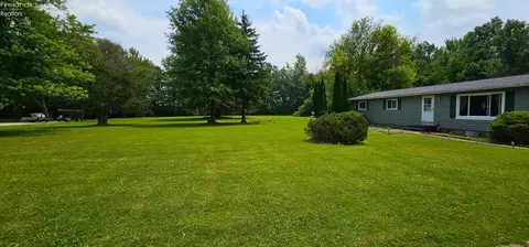 2825 Chapel St, Collins, OH 44826 photo 2