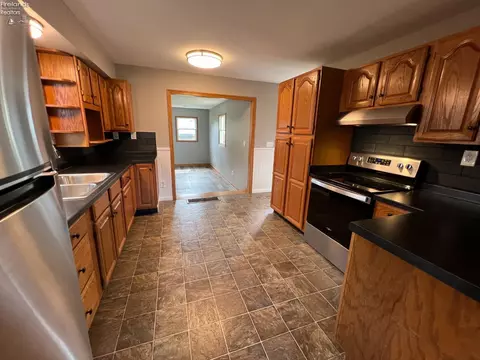 116 Sheffield St, Bellevue, OH 44811 photo 4