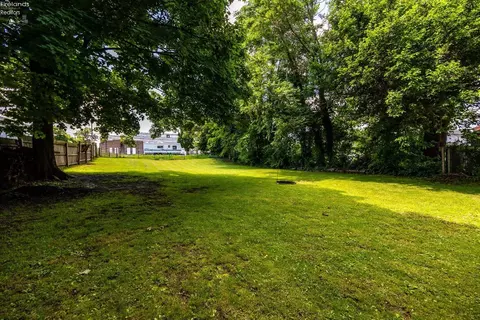 21 Woodlawn Ave, Norwalk, OH 44857