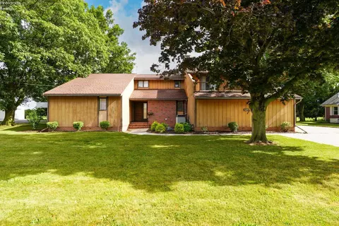 122 Meadowlark Dr, Bellevue, OH 44811