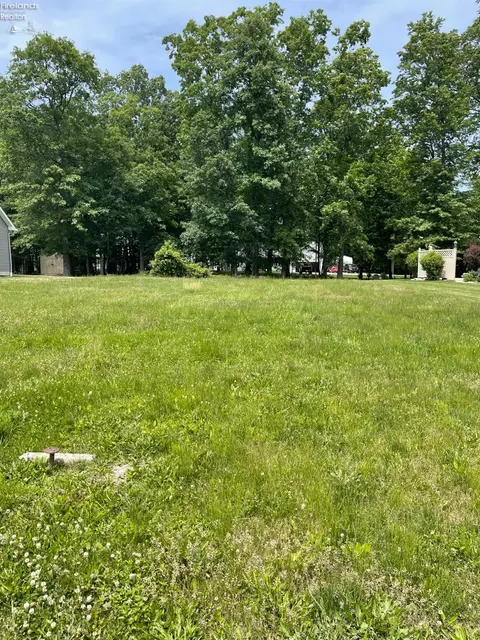 0 Elizabeth Dr, Vermilion, OH 44089