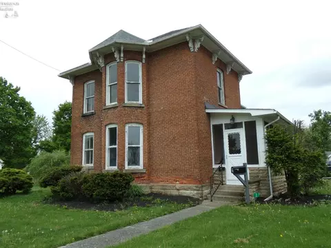 2 Seminary St, Greenwich, OH 44837