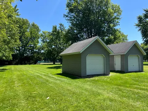Exterior - 37 Pleasant St, Wakeman, OH 44889 photo 4 of 5